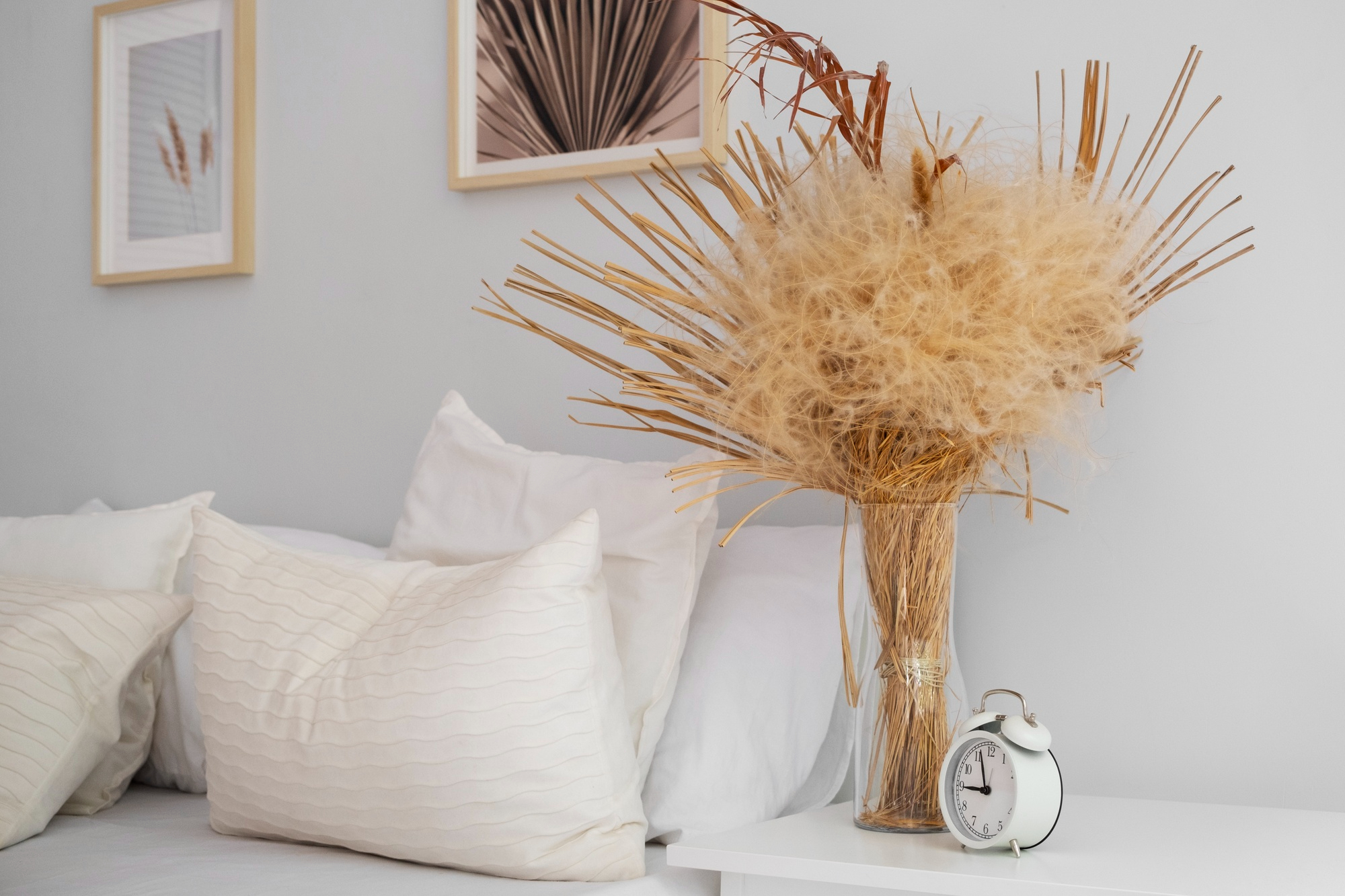 Disposición de la cama con sábanas frescas